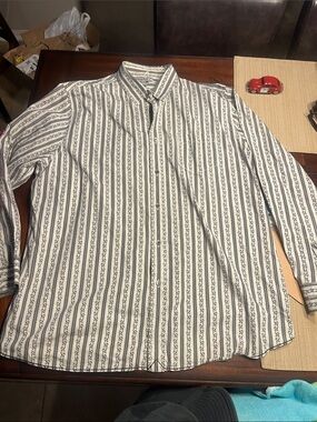 #32 Lucky Brand White Button-Down Shirt with Black Vertical Stripe Pattern xxl
